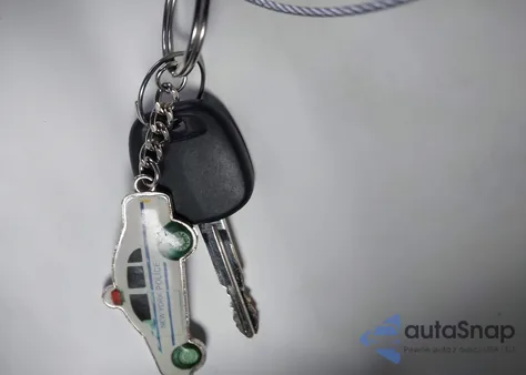 2013 Toyota Rav4 Le z USA, uszkodzony, nr VIN 2T3BFREV2DW009185